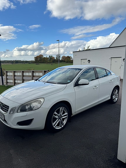 Volvo S60 2 of 10