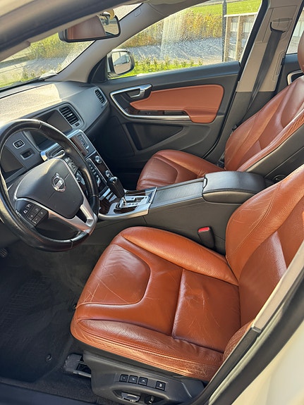 Volvo S60 7 of 10