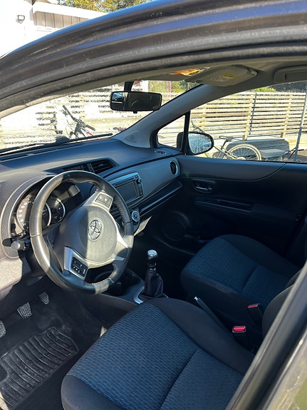 Toyota Yaris 5 of 5