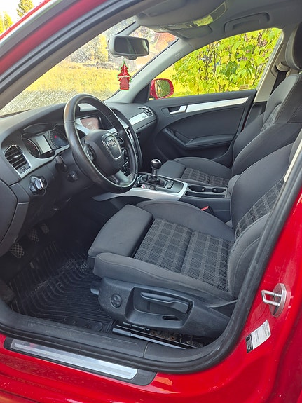 Audi A4 4 of 7