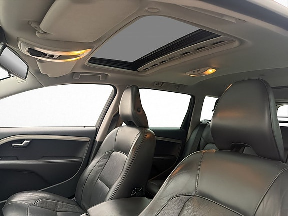 Volvo V70 10 of 28