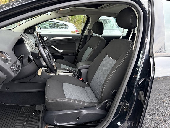 Ford Mondeo 13 of 18