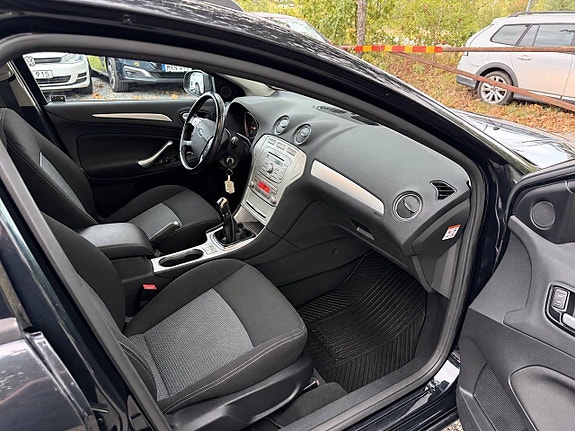 Ford Mondeo 10 of 18