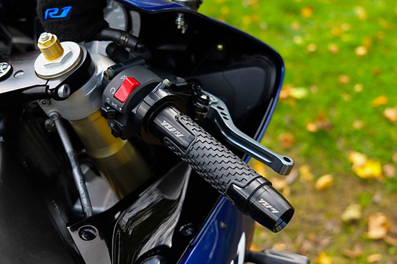 Yamaha YZF-R1 8 of 9