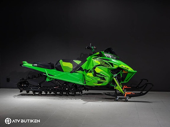 Arctic Cat M8000 Hardcore 2 of 12