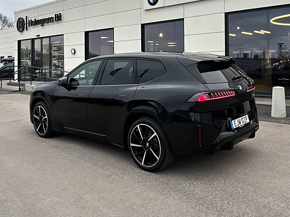 BMW iX3 6 of 13