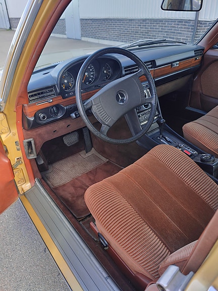 Mercedes-Benz 280 SE 6 of 9
