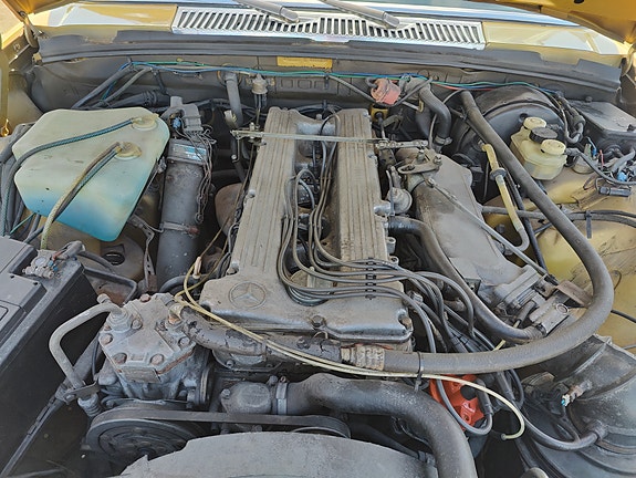 Mercedes-Benz 280 SE 9 of 9
