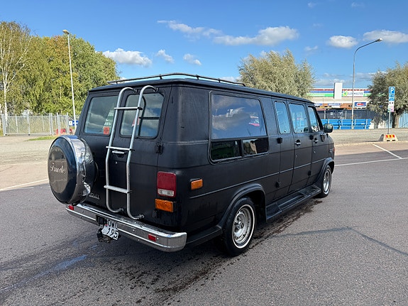 Chevrolet G20 3 of 8