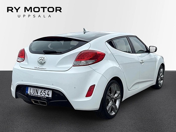 Hyundai Veloster 4 of 21