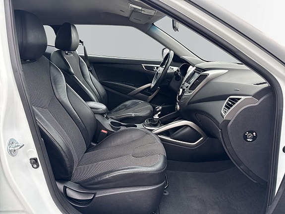 Hyundai Veloster 7 of 21
