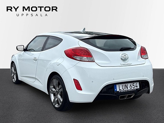 Hyundai Veloster 3 of 21