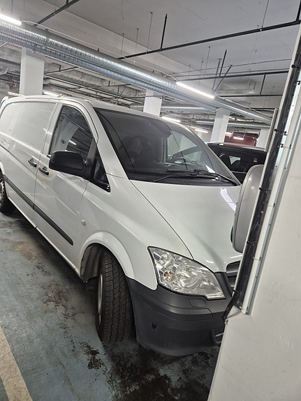 Mercedes-Benz Vito 113 2 of 7