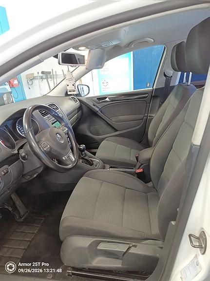 Volkswagen Golf VI 3 of 4