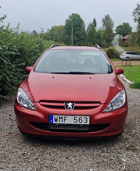 Peugeot 307 2 of 5