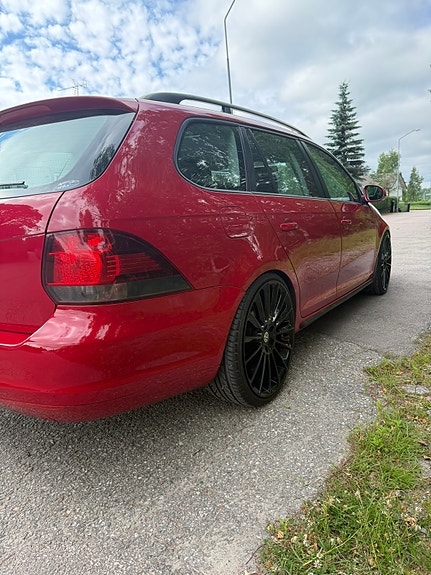 Volkswagen Golf VI 2 of 6