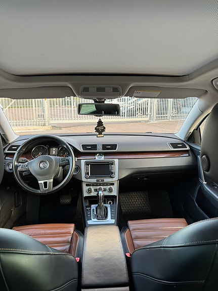 Volkswagen Passat 9 of 10