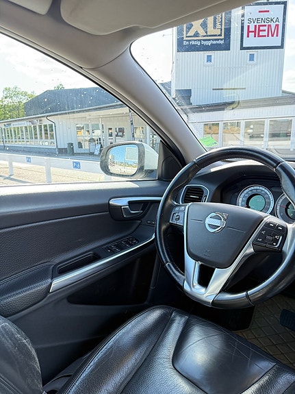 Volvo V60 5 of 12