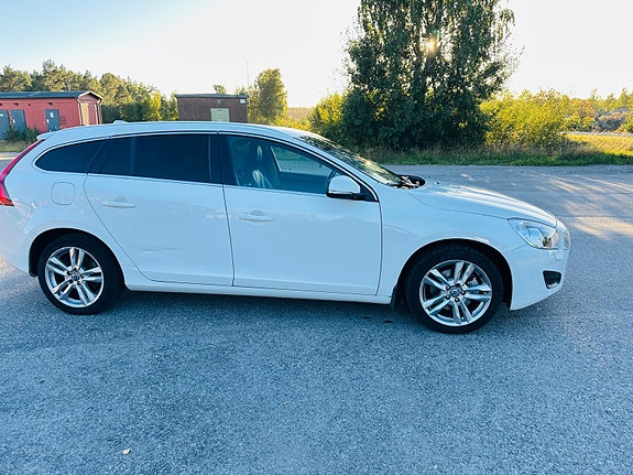 Volvo V60 10 of 12