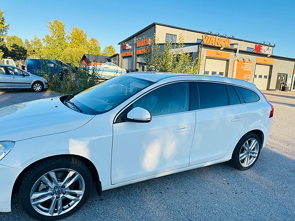 Volvo V60 9 of 12