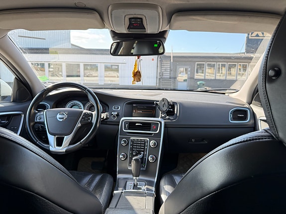 Volvo V60 3 of 12