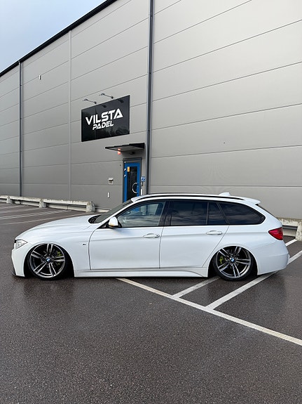 BMW 320d 4 of 24