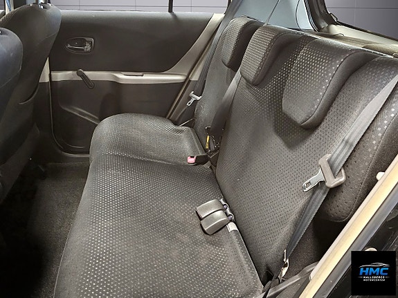Toyota Yaris 9 of 9