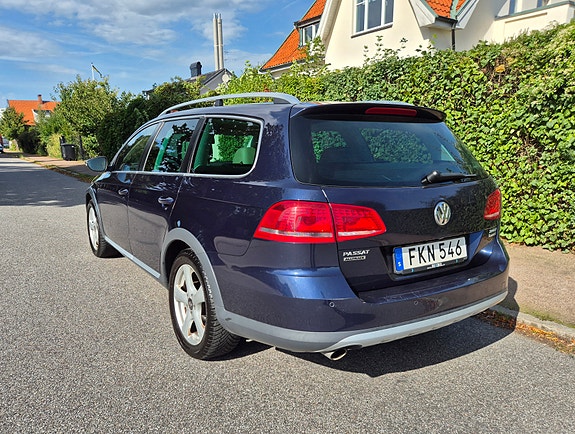Volkswagen Passat Alltrack 5 of 9