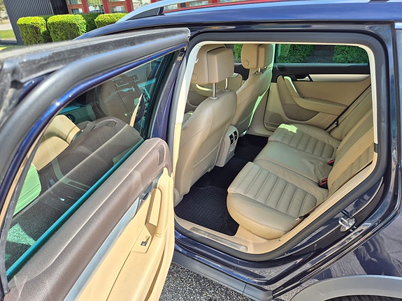 Volkswagen Passat Alltrack 9 of 9