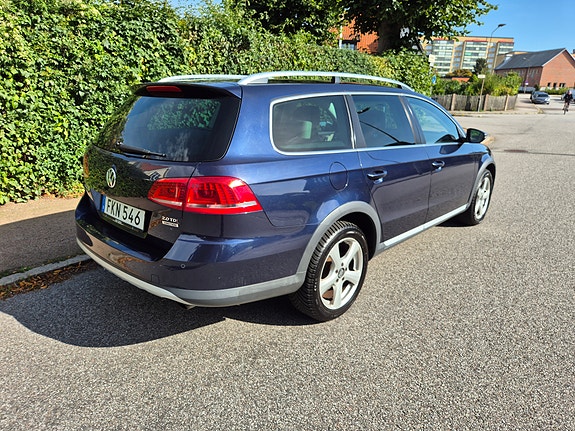 Volkswagen Passat Alltrack 4 of 9