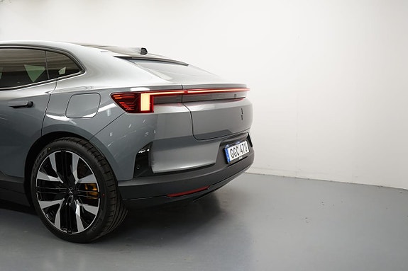 Polestar 4 3 of 21