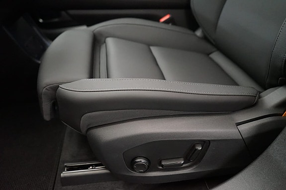 Polestar 4 12 of 21