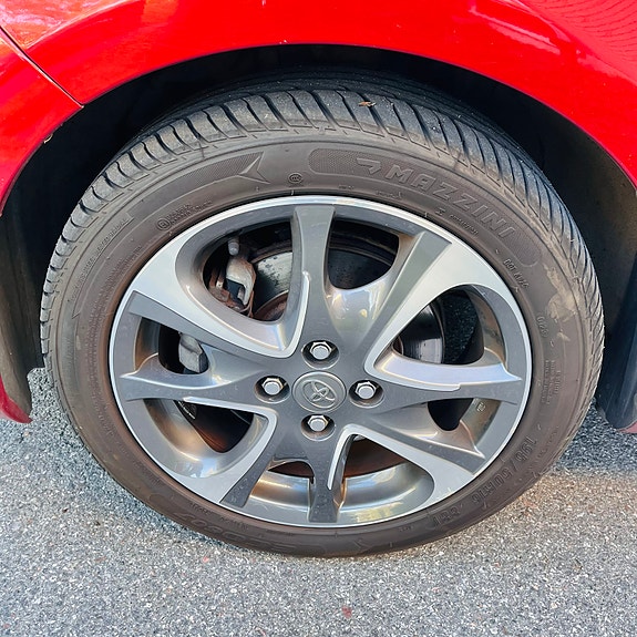 Toyota Yaris 9 of 10