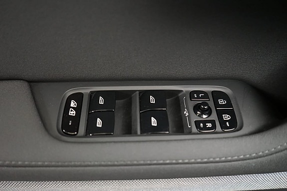 Polestar 2 10 of 17