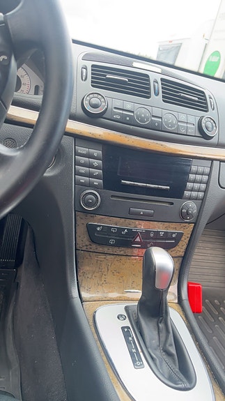 Mercedes-Benz 200 E 6 of 7