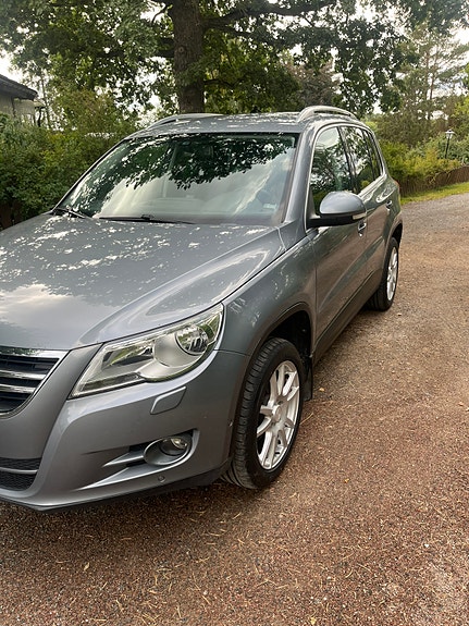 Volkswagen Tiguan 3 of 19