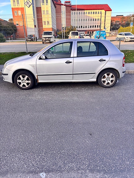 Skoda Fabia 3 of 5
