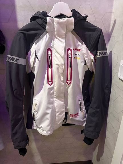Product image 1 of 7