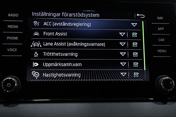 Skoda Karoq 16 of 23