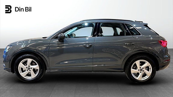 Audi Q3 2 of 20