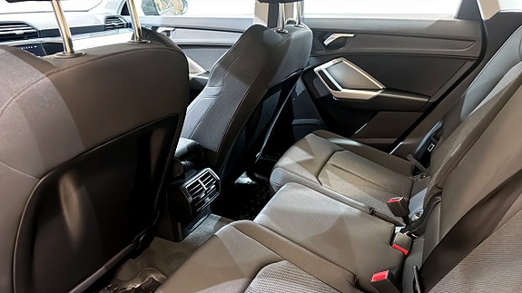 Audi Q3 11 of 22