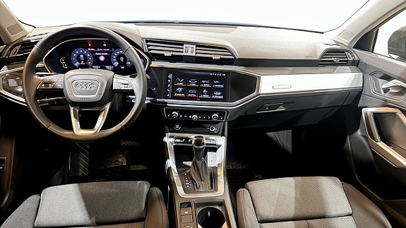 Audi Q3 10 of 22