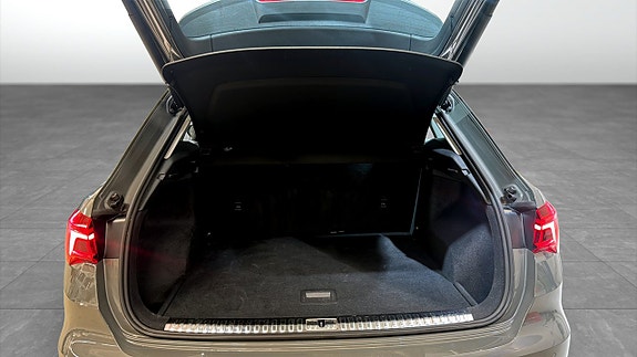 Audi Q3 12 of 22