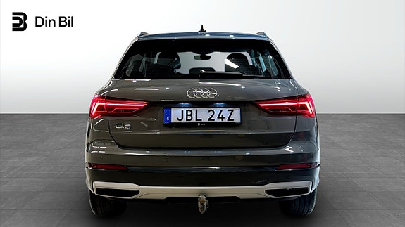 Audi Q3 5 of 22