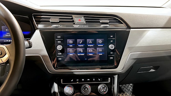 Volkswagen Touran 9 of 22