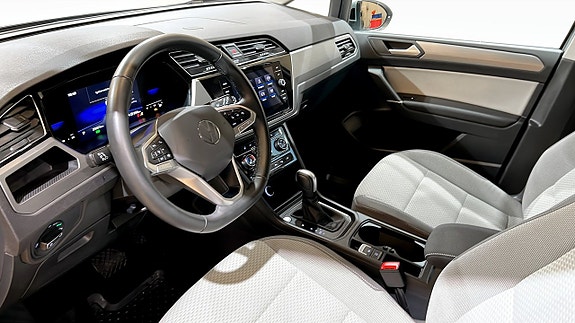 Volkswagen Touran 7 of 22