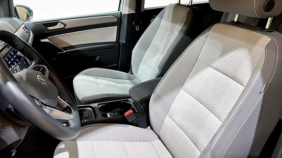 Volkswagen Touran 8 of 22
