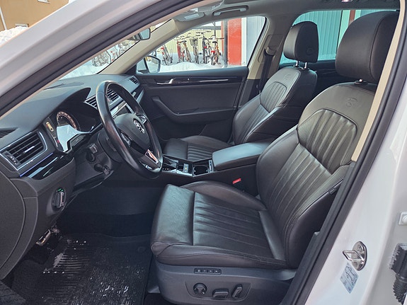 Skoda Superb 6 of 8