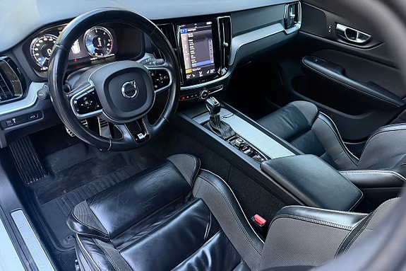 Volvo V60 16 of 22