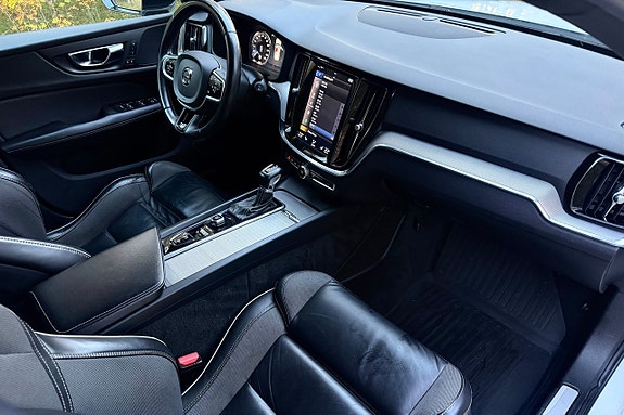 Volvo V60 18 of 22